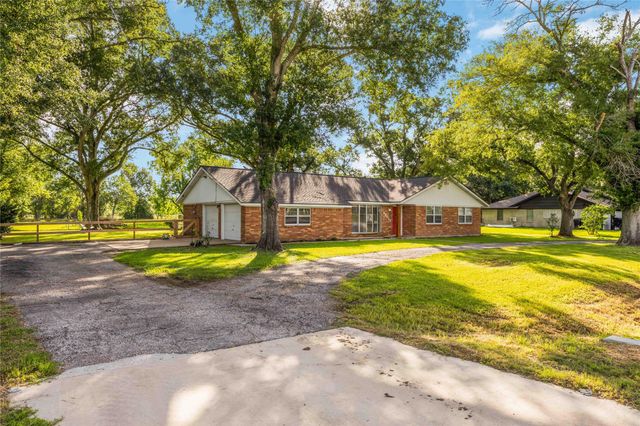 16011 Highway 36, Needville, TX 77461