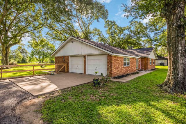 16011 Highway 36, Needville, TX 77461