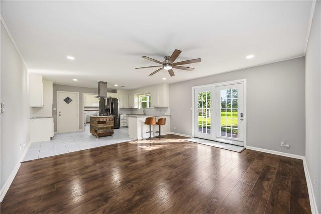 16011 Highway 36, Needville, TX 77461