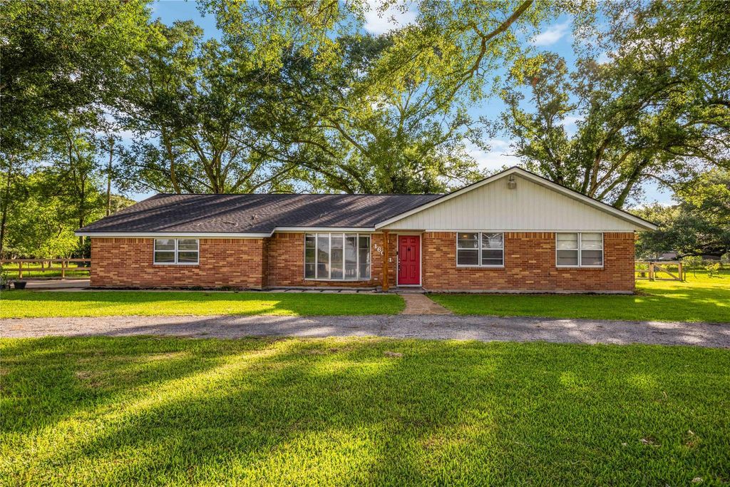 16011 Highway 36, Needville, TX 77461
