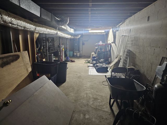 1077 Rock Ave, Palmer, TN 37365