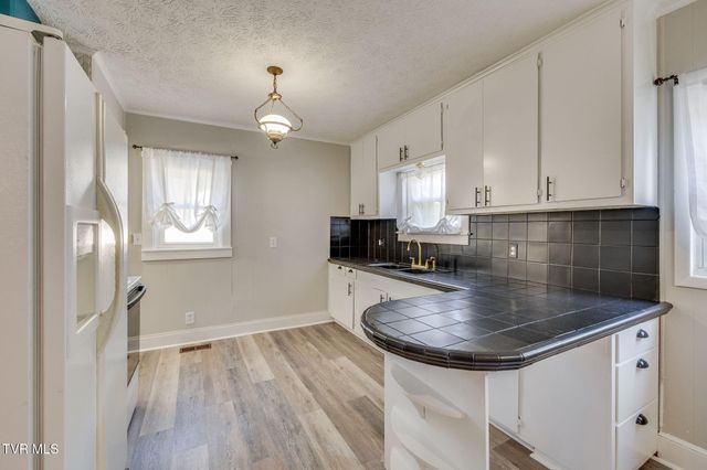 1802 Washington Avenue, Kingsport, TN 37664