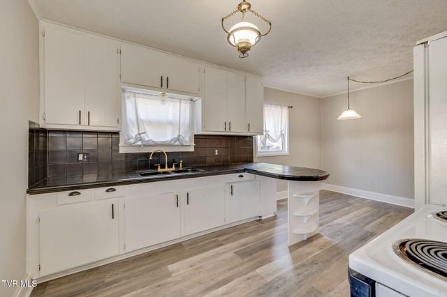 1802 Washington Avenue, Kingsport, TN 37664
