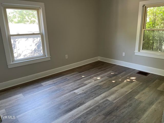 1802 Washington Avenue, Kingsport, TN 37664