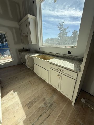 119 Pondview Dr, Hohenwald, TN 38462