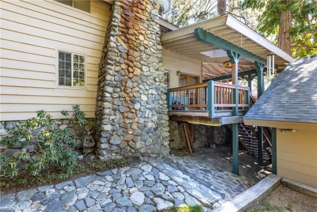 41208 Valley Of The Falls Drive, Forest Falls, CA 92339