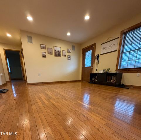 1915 Dante Road, Saint Paul, VA 24283