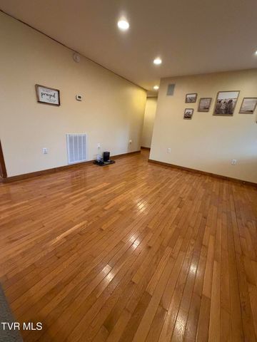 1915 Dante Road, Saint Paul, VA 24283