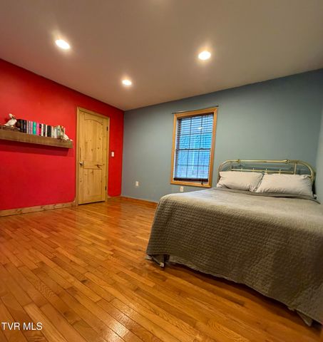 1915 Dante Road, Saint Paul, VA 24283