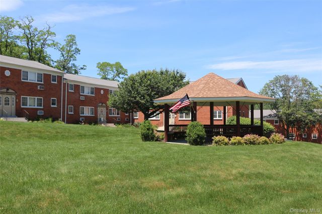 1879 Crompond Road E4, Peekskill, NY 10566