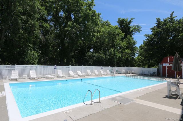 1879 Crompond Road E4, Peekskill, NY 10566