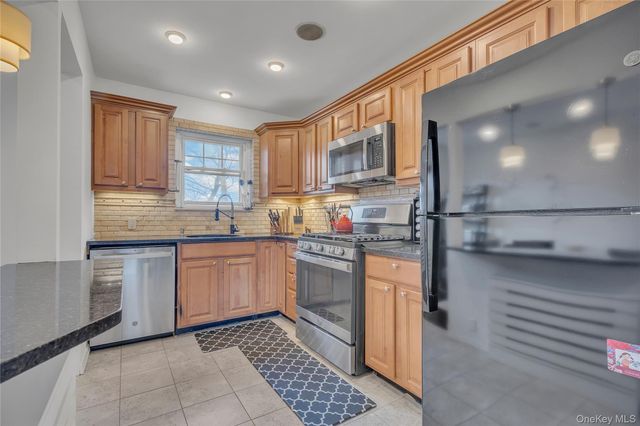 1879 Crompond Road E4, Peekskill, NY 10566