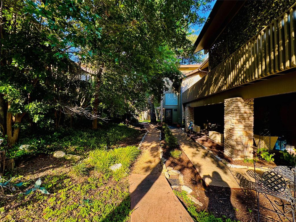 25 Stoney Creek CV, Lakeway, TX 78734