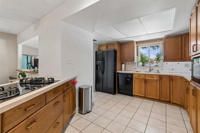 9004 HOGANS BEND, Tampa, FL 33647