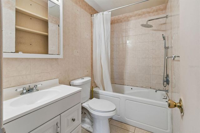 9004 HOGANS BEND, Tampa, FL 33647