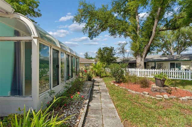 9004 HOGANS BEND, Tampa, FL 33647