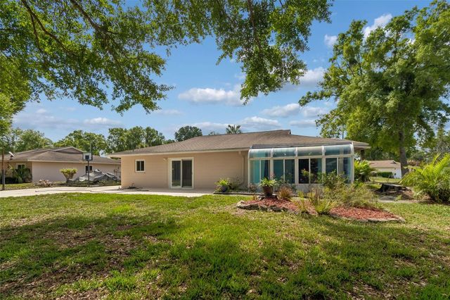 9004 HOGANS BEND, Tampa, FL 33647
