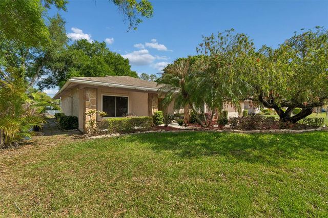 9004 HOGANS BEND, Tampa, FL 33647
