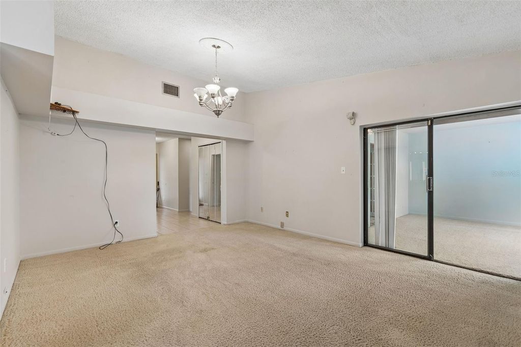 Image 13 of property listing at 9004 HOGANS BEND, Tampa, FL 33647