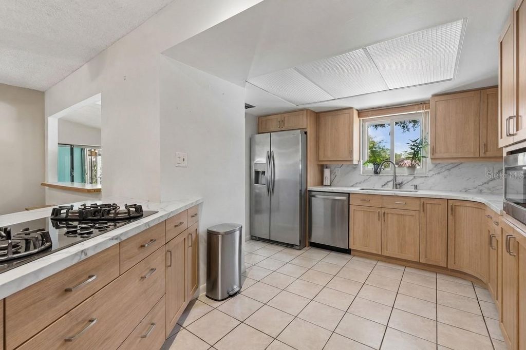 Image 18 of property listing at 9004 HOGANS BEND, Tampa, FL 33647