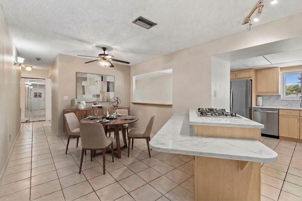 Image 21 of property listing at 9004 HOGANS BEND, Tampa, FL 33647