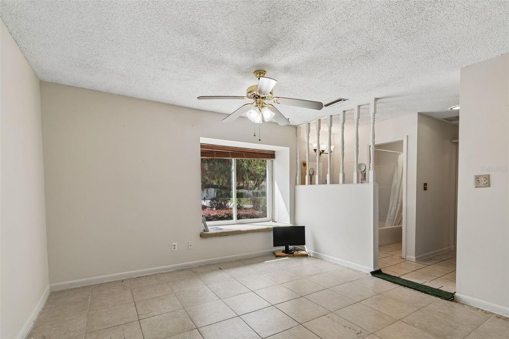 Image 32 of property listing at 9004 HOGANS BEND, Tampa, FL 33647