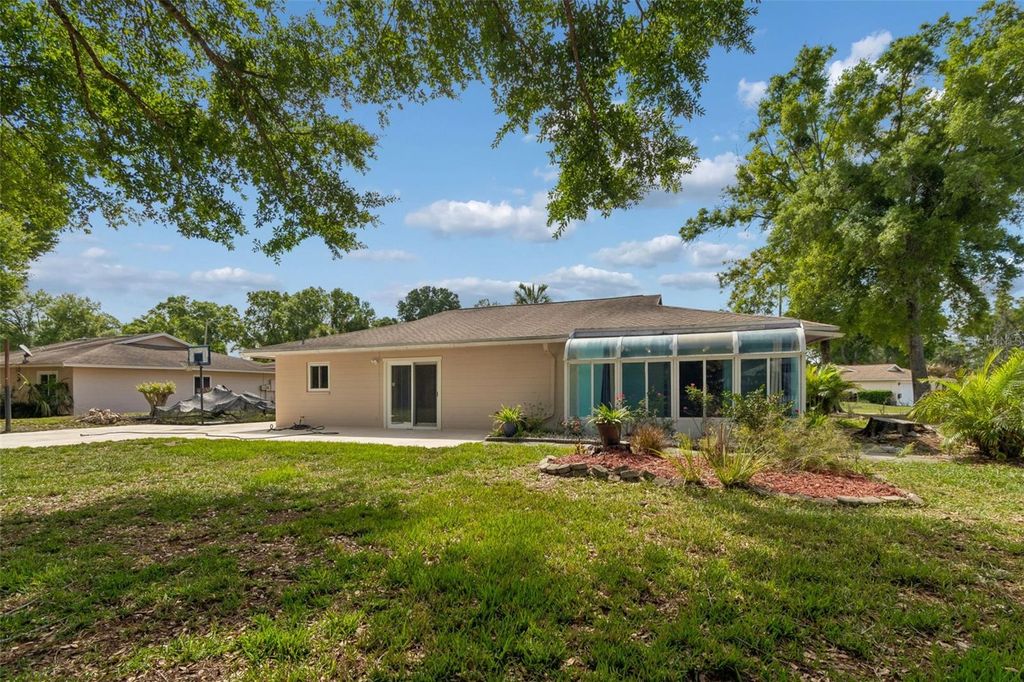 Image 35 of property listing at 9004 HOGANS BEND, Tampa, FL 33647