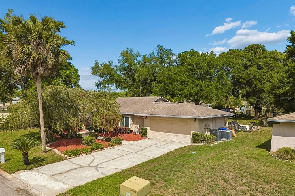 Image 38 of property listing at 9004 HOGANS BEND, Tampa, FL 33647