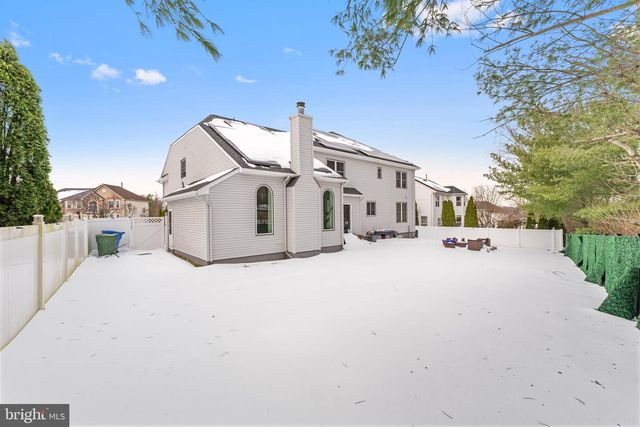 24 EXTON CIR, Cherry Hill, NJ 08003