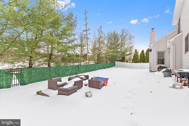 24 EXTON CIR, Cherry Hill, NJ 08003