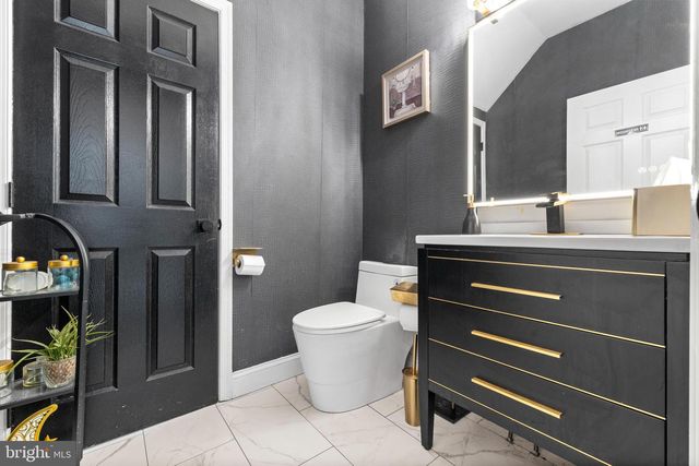 24 EXTON CIR, Cherry Hill, NJ 08003