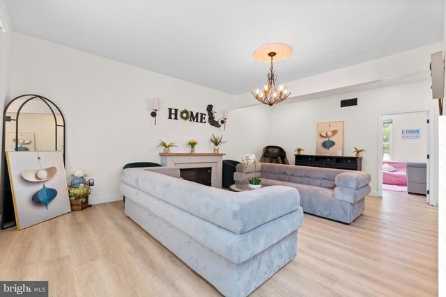 24 EXTON CIR, Cherry Hill, NJ 08003