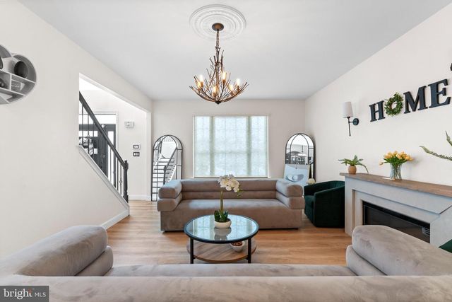 24 EXTON CIR, Cherry Hill, NJ 08003