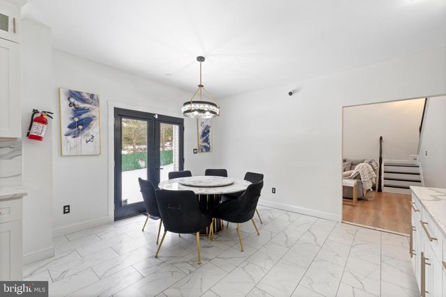 24 EXTON CIR, Cherry Hill, NJ 08003