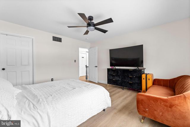 24 EXTON CIR, Cherry Hill, NJ 08003