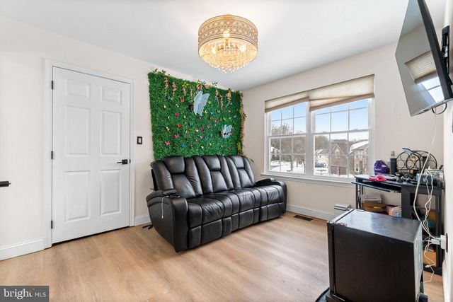 24 EXTON CIR, Cherry Hill, NJ 08003