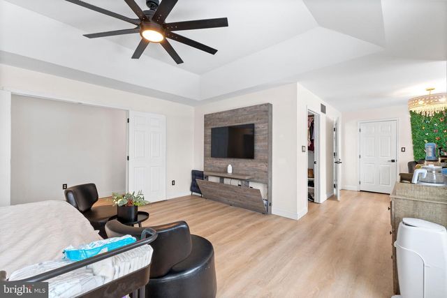 24 EXTON CIR, Cherry Hill, NJ 08003