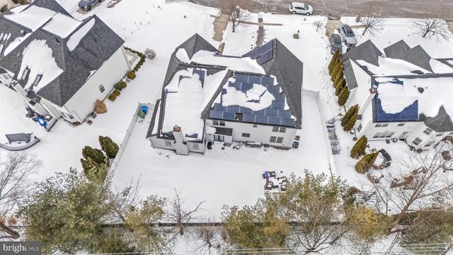 24 EXTON CIR, Cherry Hill, NJ 08003