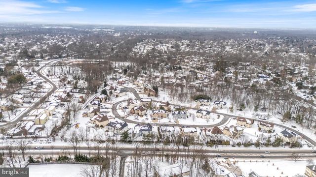 24 EXTON CIR, Cherry Hill, NJ 08003