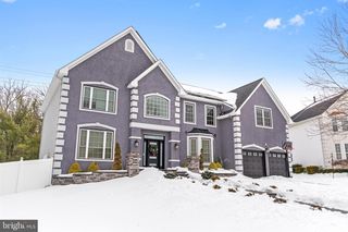 24 EXTON CIR, Cherry Hill, NJ 08003