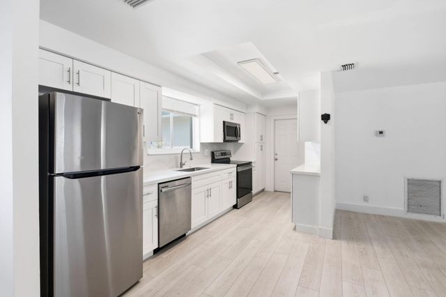 898 SW 10th Avenue, Boca Raton, FL 33486