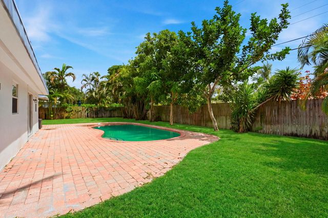 898 SW 10th Avenue, Boca Raton, FL 33486