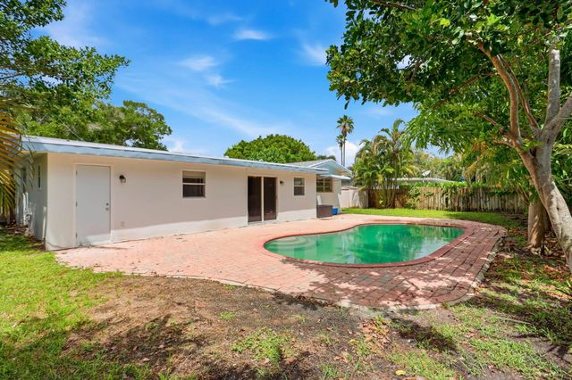 898 SW 10th Avenue, Boca Raton, FL 33486