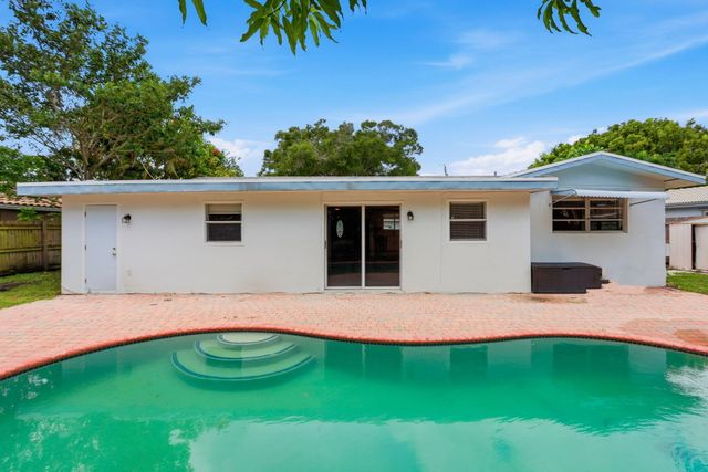 898 SW 10th Avenue, Boca Raton, FL 33486