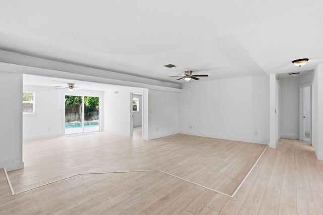 898 SW 10th Avenue, Boca Raton, FL 33486