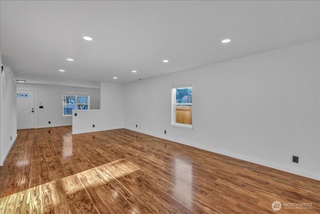 414 Easy Street SE, Rainier, WA 98576