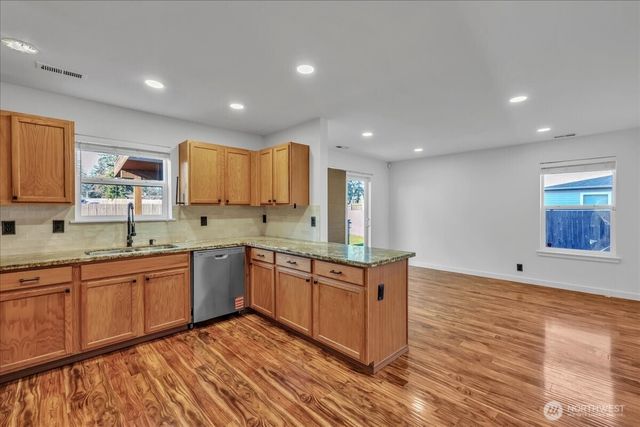 414 Easy Street SE, Rainier, WA 98576