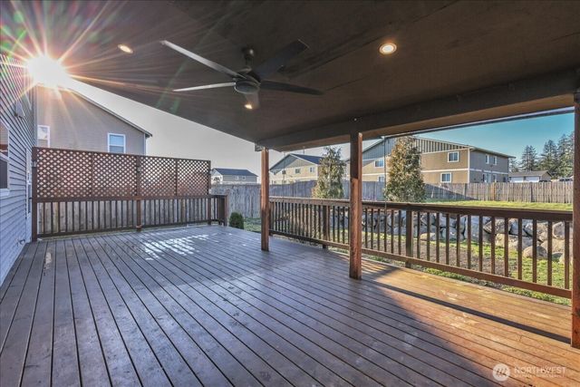 414 Easy Street SE, Rainier, WA 98576