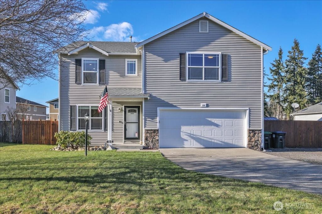 414 Easy Street SE, Rainier, WA 98576