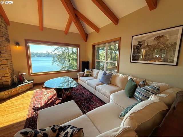 83837 HIGHWAY 101, Florence, OR 97439